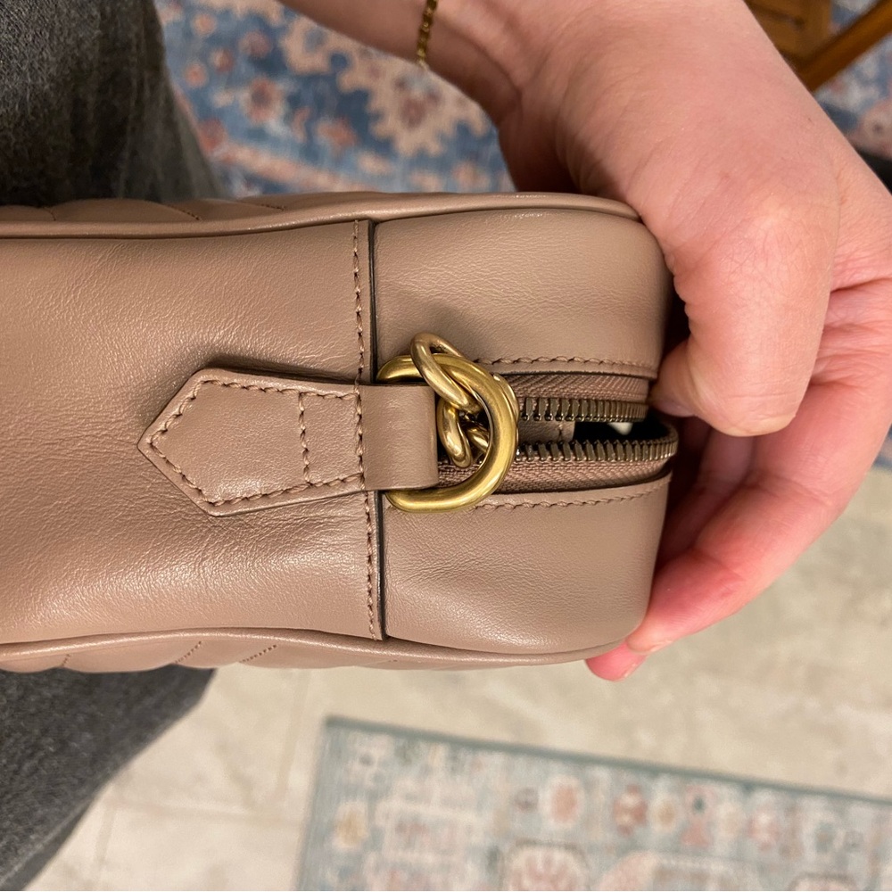 Gucci Marmont Camera Bag - Picture 6 of 16